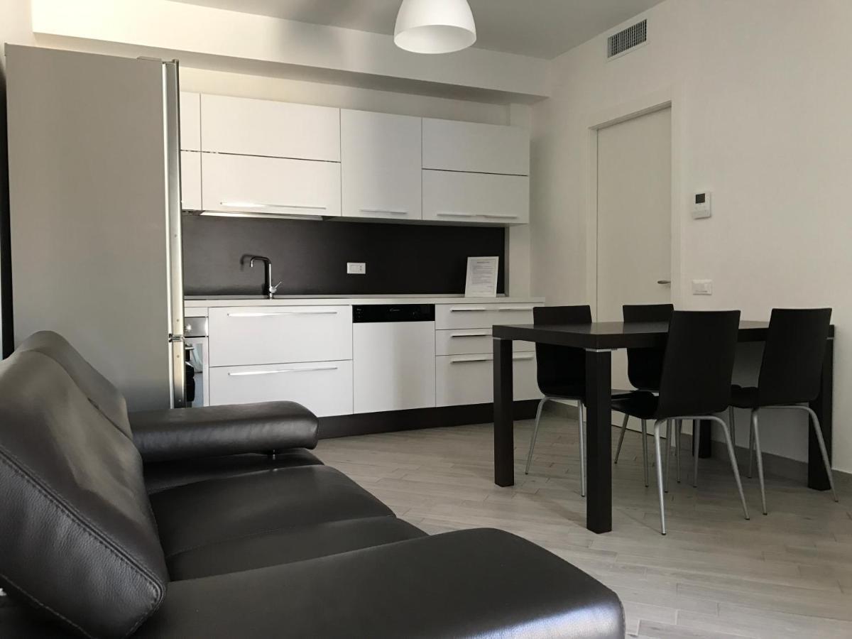 Home Hotel Senago Екстериор снимка